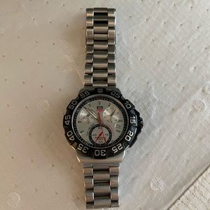 Pre-owned Men’s Tag Heuer Formula 1 stainless steel watch.